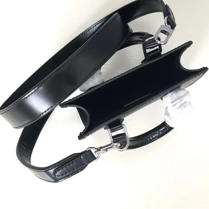 Fashion Reps 208B570091 Bags LV 0505
